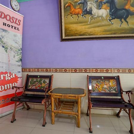 Oyo 1495 Hotel Lendosis Palembang Exteriör bild