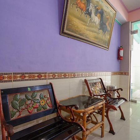 Oyo 1495 Hotel Lendosis Palembang Exteriör bild