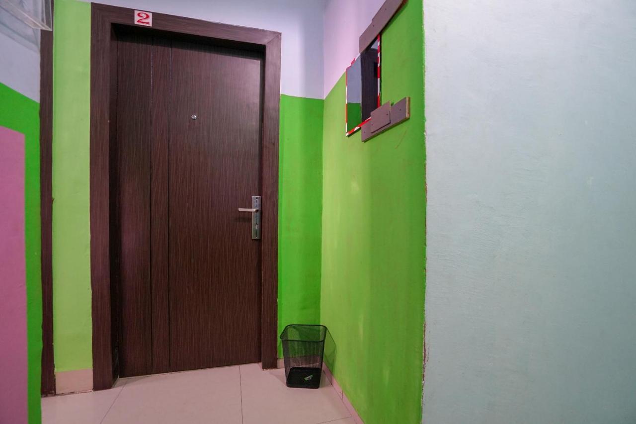 Oyo 1495 Hotel Lendosis Palembang Exteriör bild