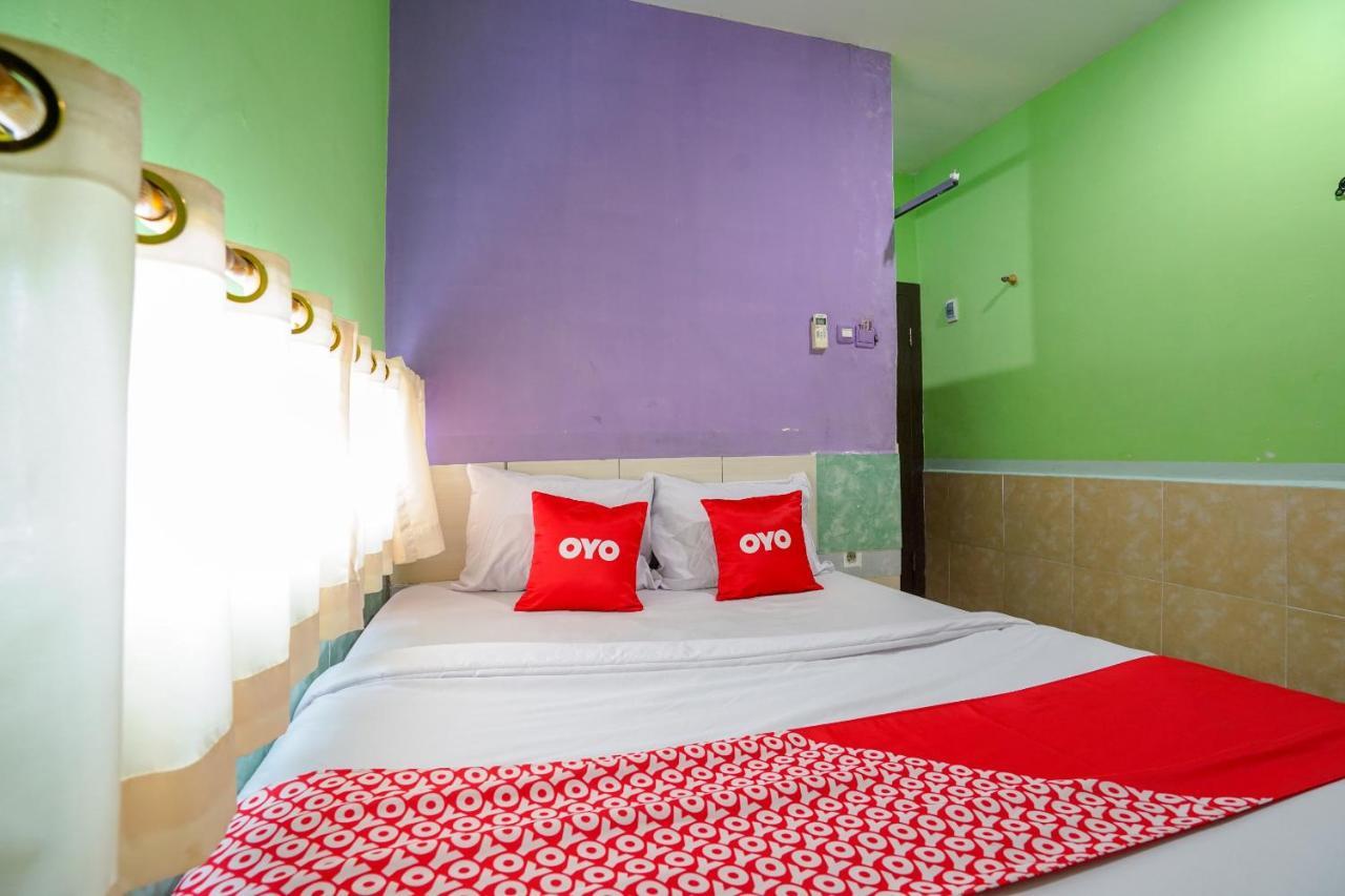 Oyo 1495 Hotel Lendosis Palembang Exteriör bild