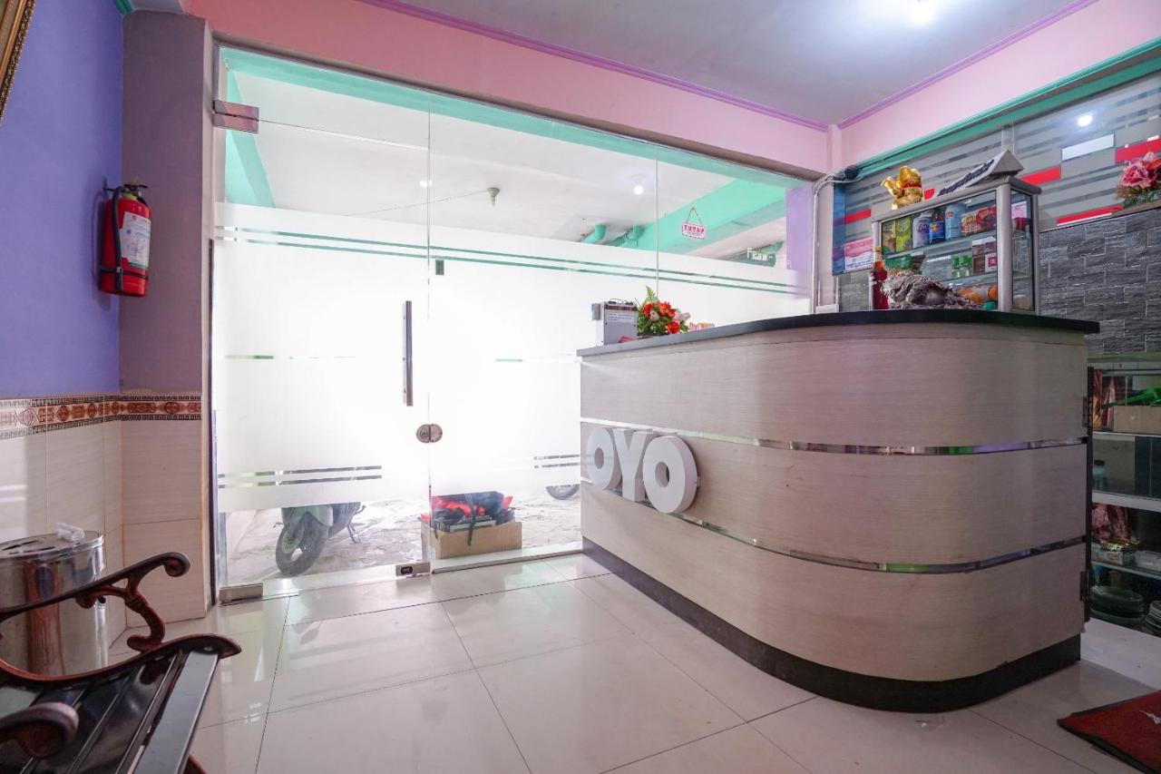 Oyo 1495 Hotel Lendosis Palembang Exteriör bild