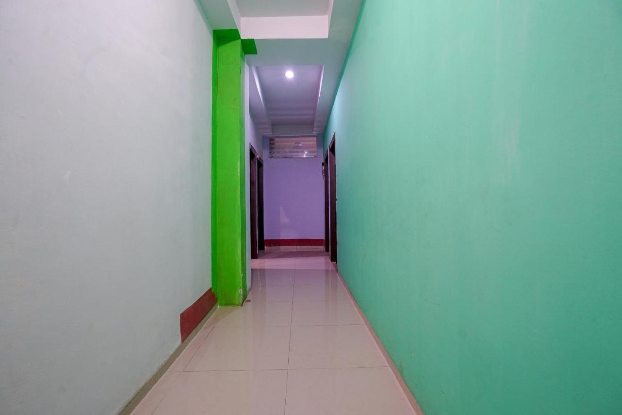 Oyo 1495 Hotel Lendosis Palembang Exteriör bild