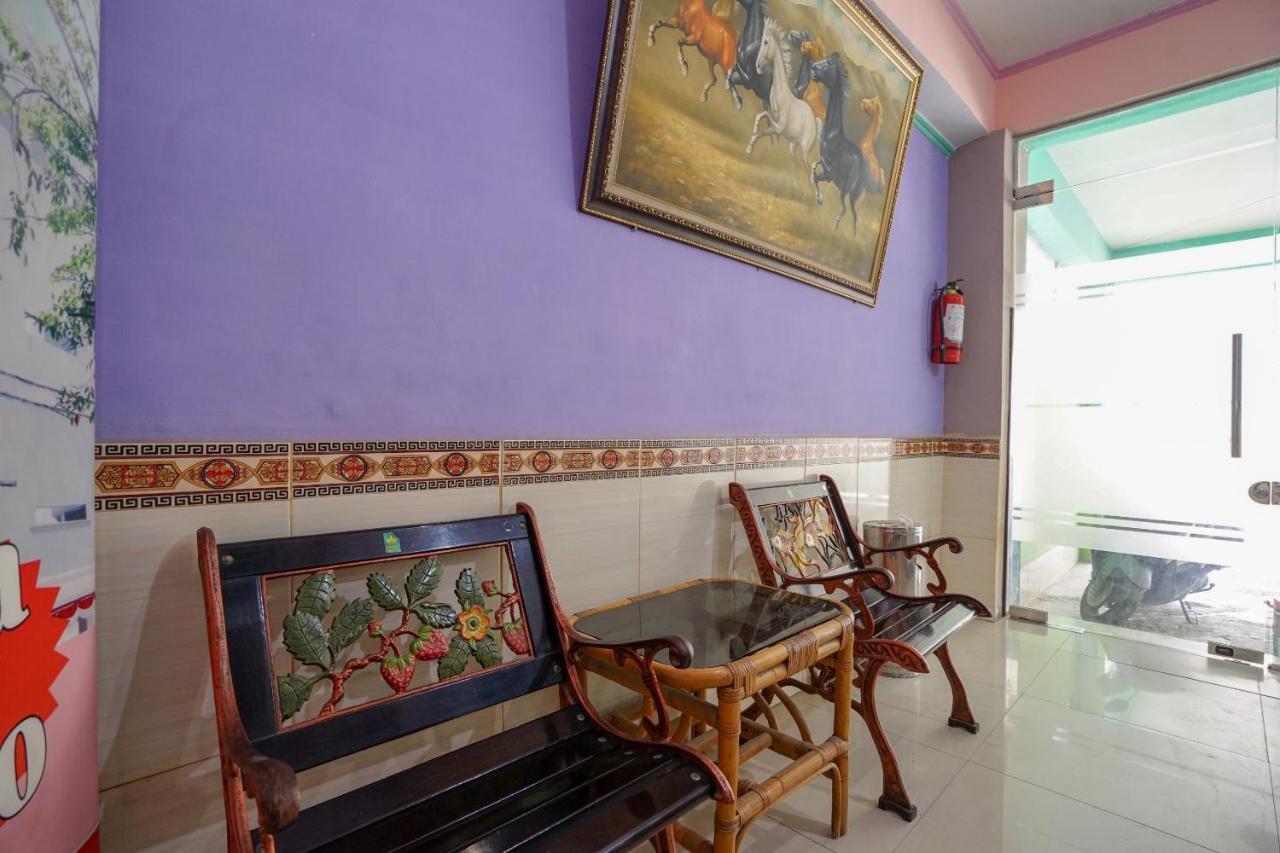 Oyo 1495 Hotel Lendosis Palembang Exteriör bild